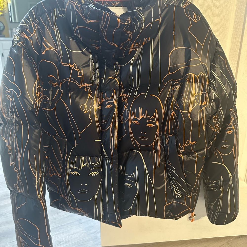SOSKEN STUDIOS MARISA MINIGUCCI PORTRAIT PRINT DOWN PUFFER JACKET